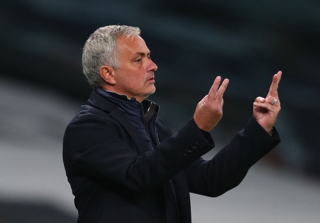 Mourinho, durante el partido del Tottenham contra el Maccabi Haifa. Mourinho, durante el partido del Tottenham contra el Maccabi Haifa.