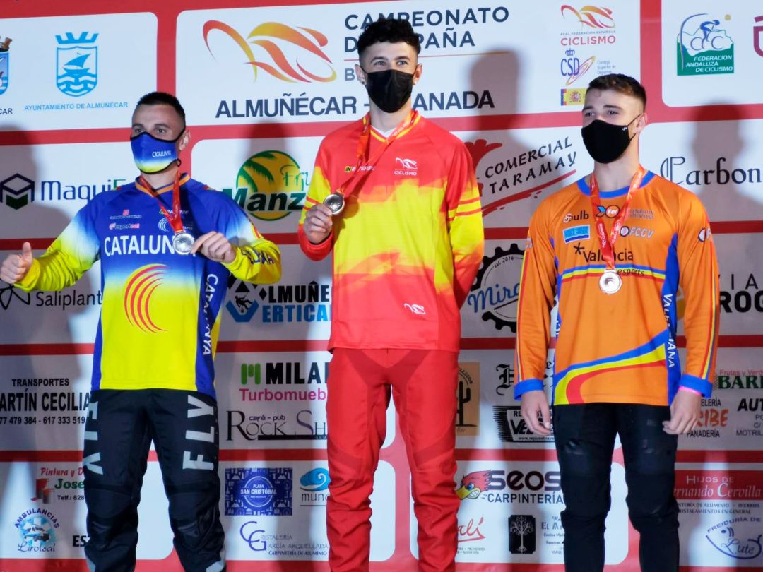 Carlos Galera, en el tercer escalón del podio del Campeonato de España disputado en Almuñecar Carlos Galera, en el tercer escalón del podio del Campeonato de España disputado en Almuñecar