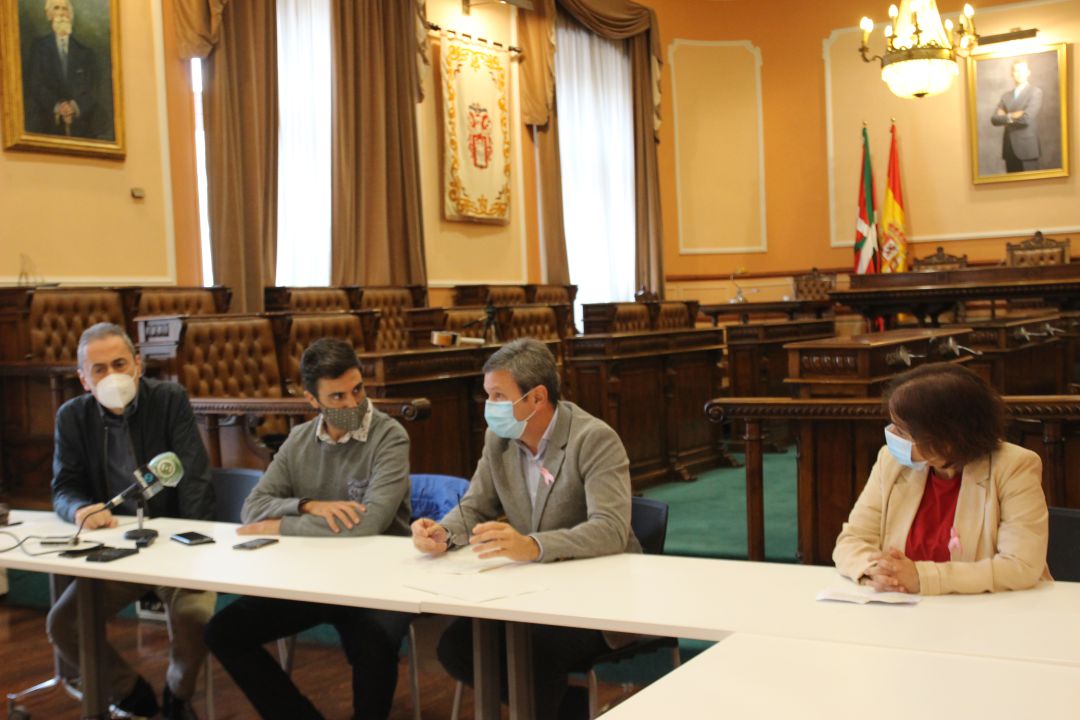 Presentación en rueda de prensa del ganador de la I Beca Iñigo Muguruza. Presentación en rueda de prensa del ganador de la I Beca Iñigo Muguruza.