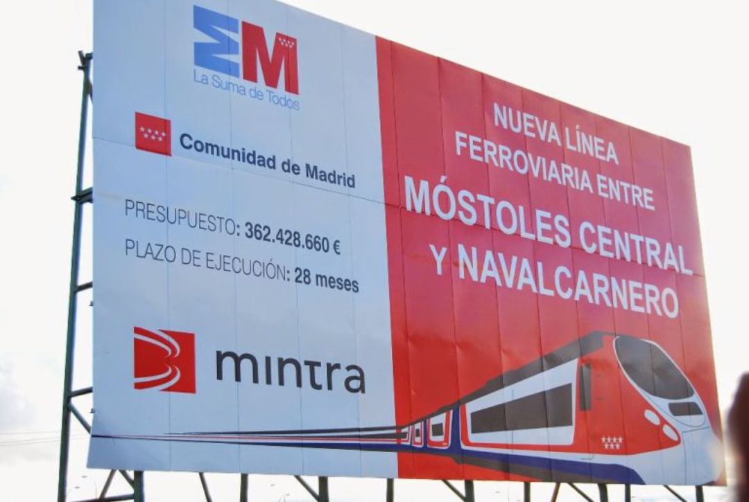 Cartel de las obras del tren entre Móstoles y Navalcarnero Cartel de las obras del tren entre Móstoles y Navalcarnero