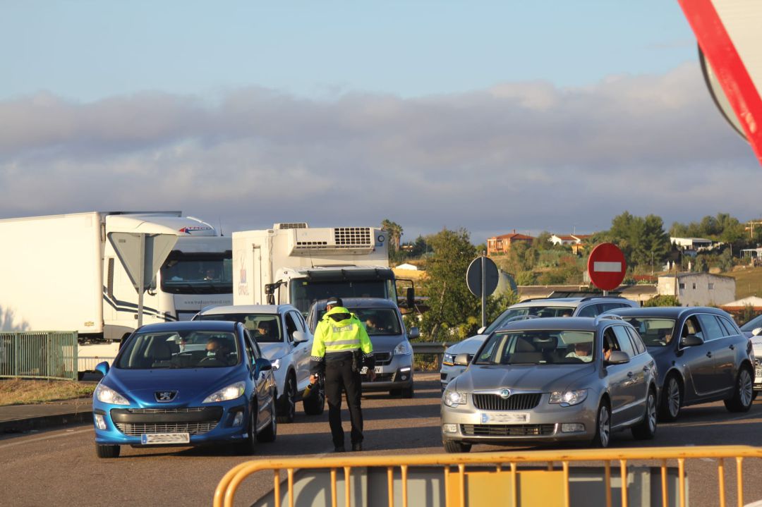 Controles de acceso a la población de Almendralejo Controles de acceso a la población de Almendralejo