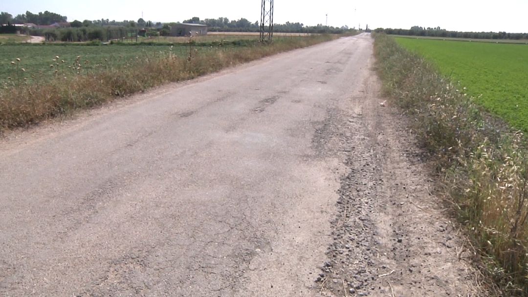 Un tramo de la carretera de Valtodano, de Andújar Un tramo de la carretera de Valtodano, de Andújar