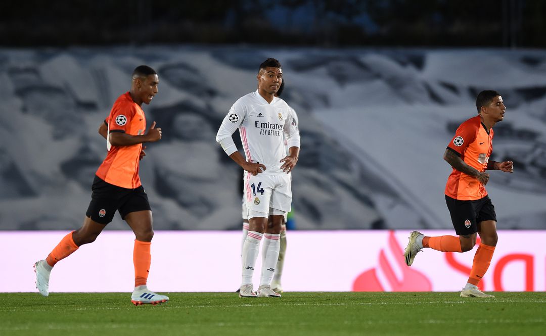 Casemiro se lamenta tras un gol del Shakhtar Casemiro se lamenta tras un gol del Shakhtar