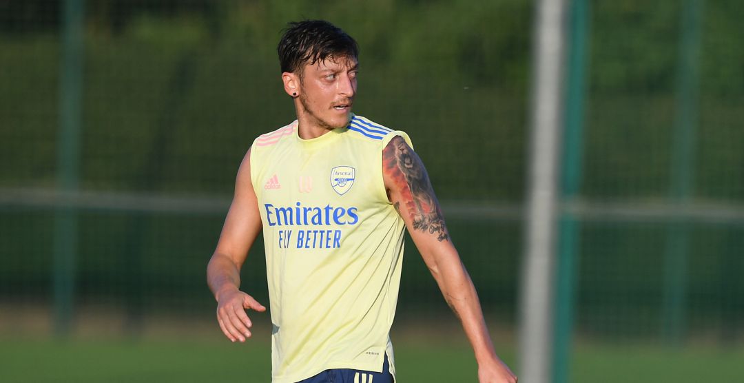 Mesut Ozil, durante un entrenamiento del Arsenal. Mesut Ozil, durante un entrenamiento del Arsenal.