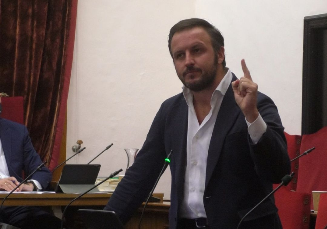 Pablo Ruz durante su intervención de explicación de la moción Pablo Ruz durante su intervención de explicación de la moción