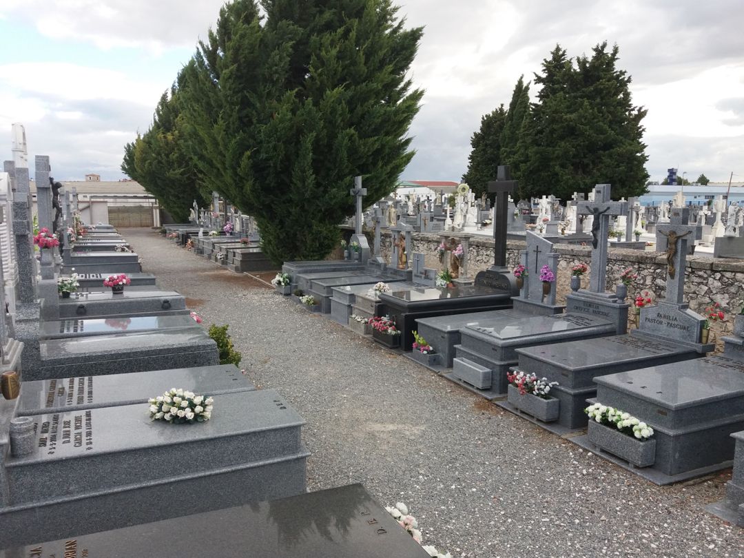 Cementerio municipal de Cuéllar Cementerio municipal de Cuéllar