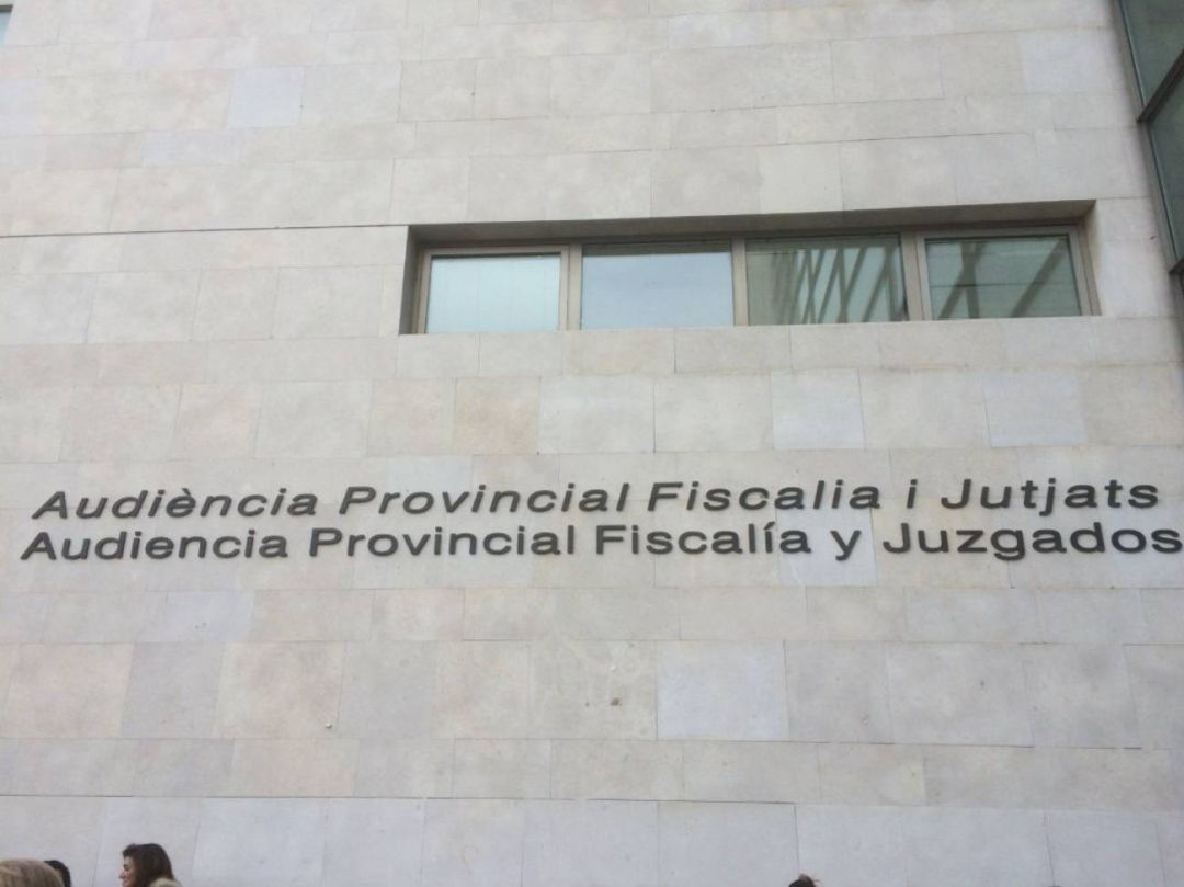 Fachada de la audiencia provincial de Valencia Fachada de la audiencia provincial de Valencia