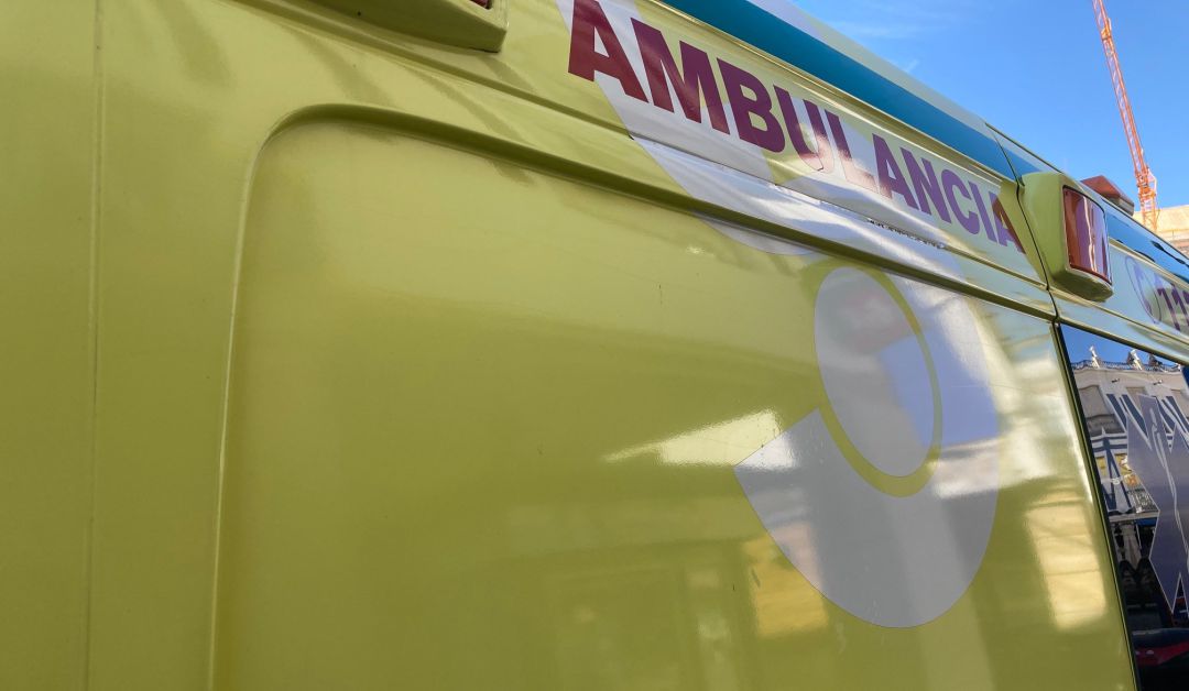 Imagen de archivo de una ambulancia en Valdepeñas (Ciudad Real) Imagen de archivo de una ambulancia en Valdepeñas (Ciudad Real)
