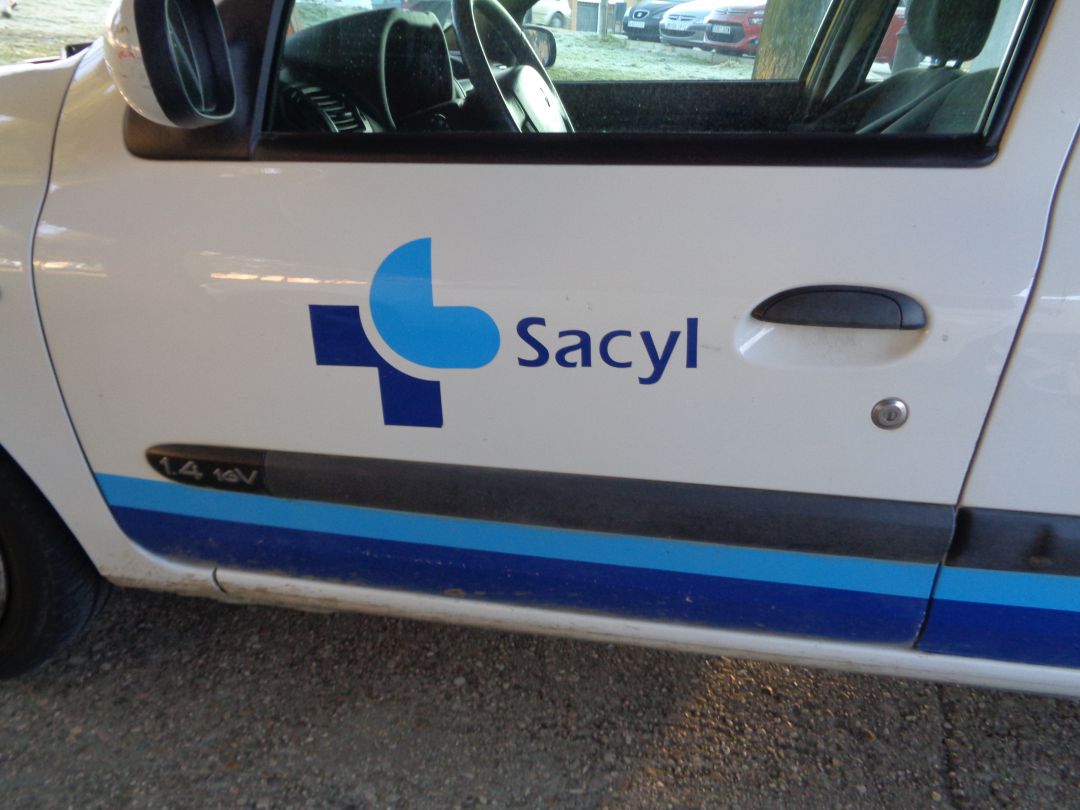 SACyL envió dos ambulancias y personal sanitario del centro de salud de Roa SACyL envió dos ambulancias y personal sanitario del centro de salud de Roa