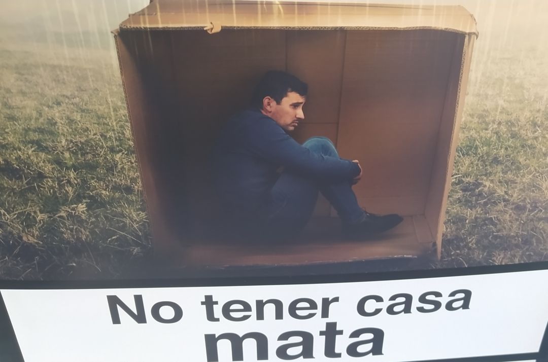 Imagen de la campaña de Cáritas en favor de las personas sin hogar Imagen de la campaña de Cáritas en favor de las personas sin hogar