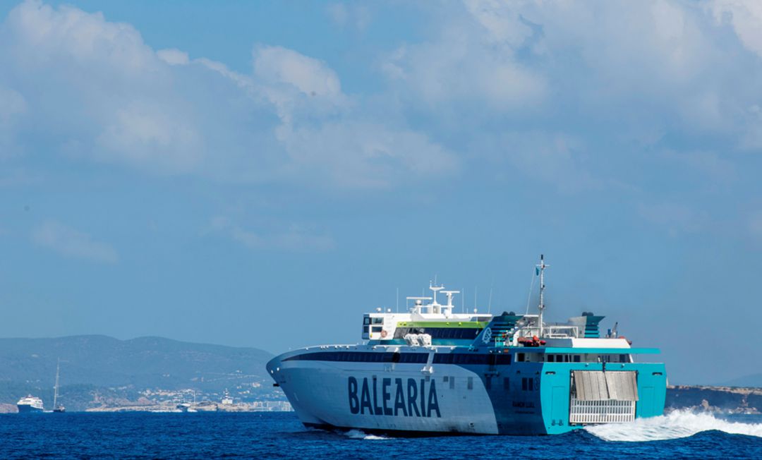 Buque de la naviera Baleária Buque de la naviera Baleária