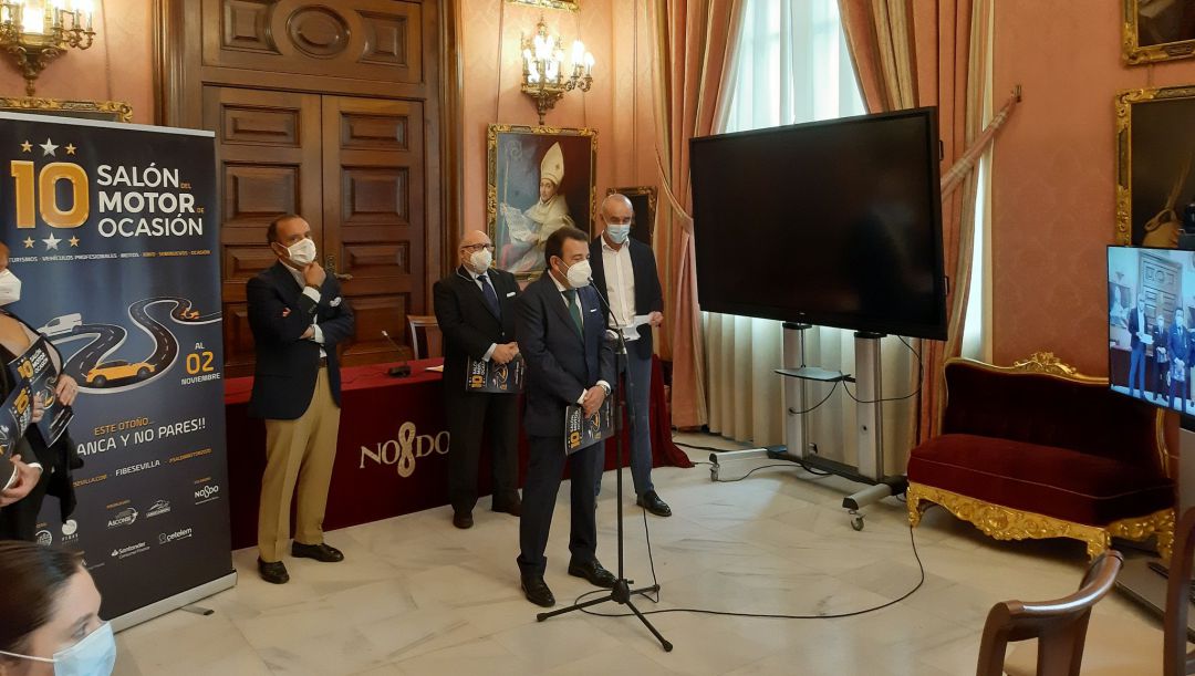 Manuel Berrocal toma la palabra durante la presentación del 10º Salón del Motor de Ocasión Manuel Berrocal toma la palabra durante la presentación del 10º Salón del Motor de Ocasión