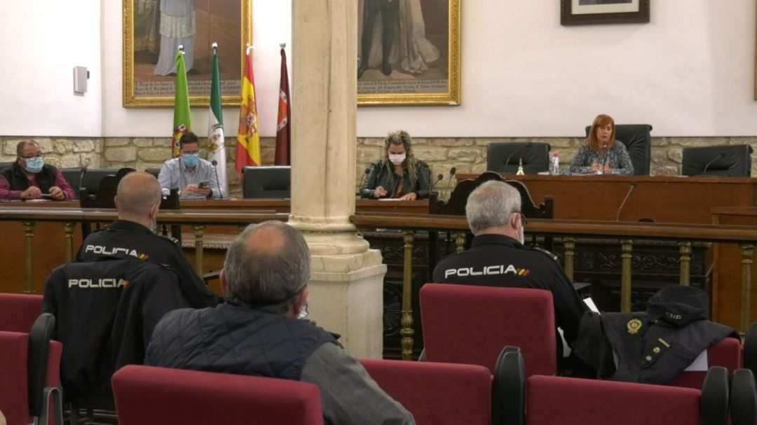 Reunión de la Comisión Local de Inmigración en el salón de plenos del Ayuntamiento de Úbeda Reunión de la Comisión Local de Inmigración en el salón de plenos del Ayuntamiento de Úbeda