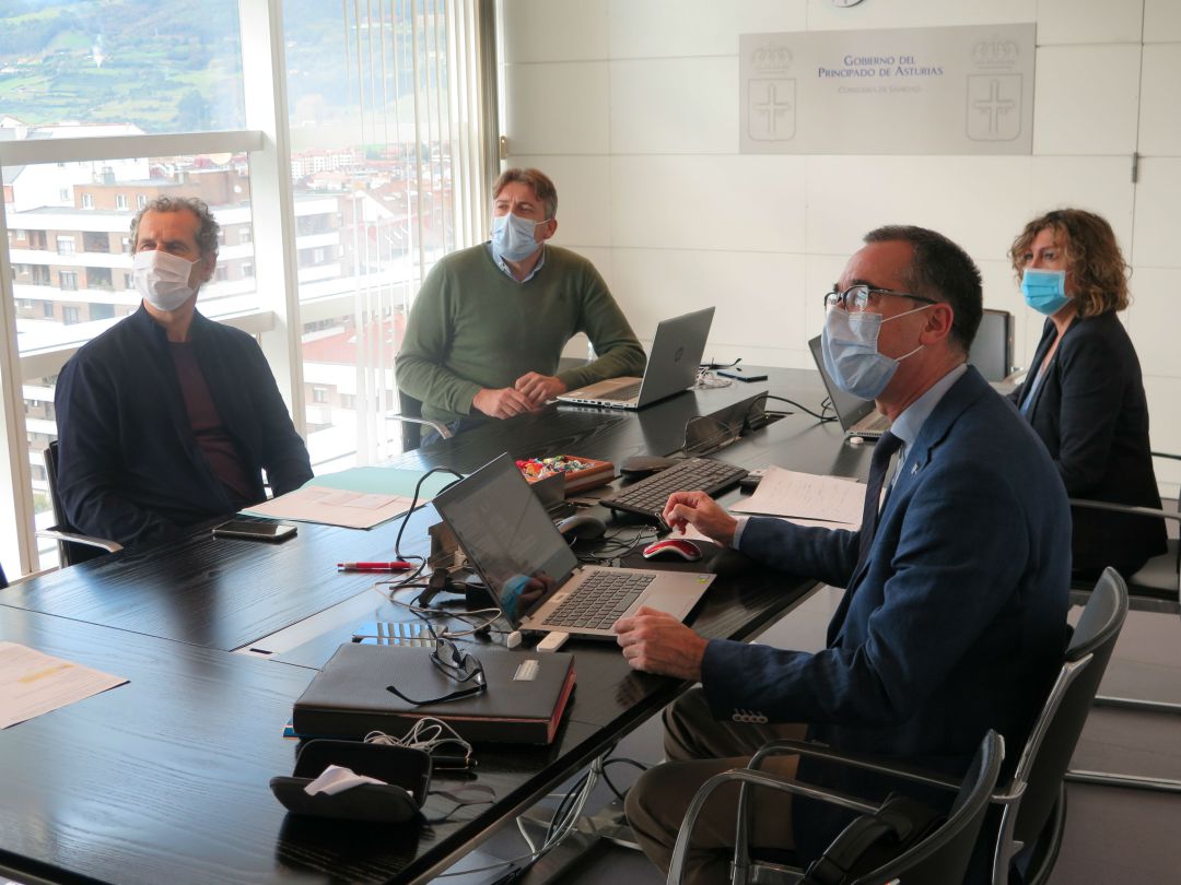 El consejero de Salud, Pablo Fernández (en primer término), durante la reunión del Consejo Interterritorial. El consejero de Salud, Pablo Fernández (en primer término), durante la reunión del Consejo Interterritorial.