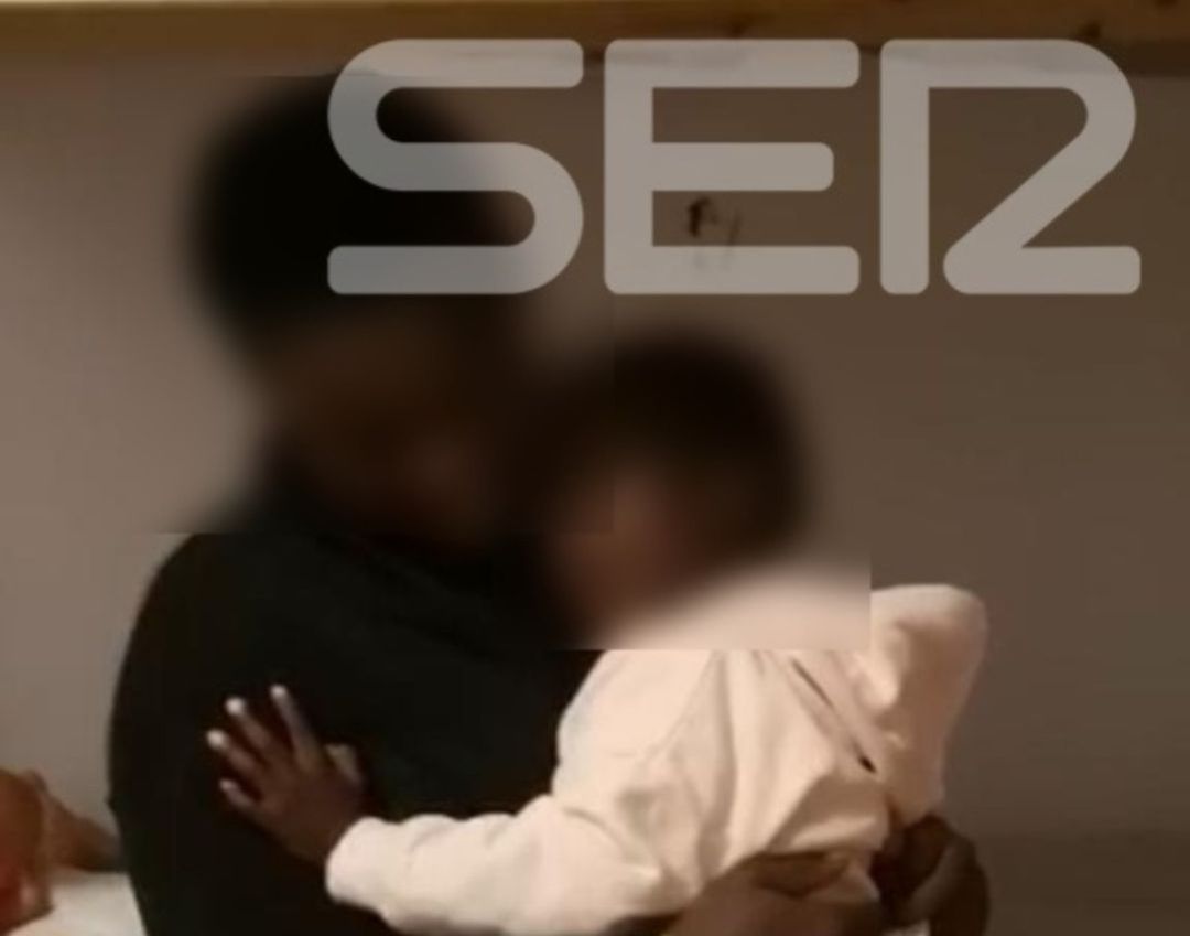 Momento del encuentro entre Awa y su madre tras más de 3 días separadas Momento del encuentro entre Awa y su madre tras más de 3 días separadas