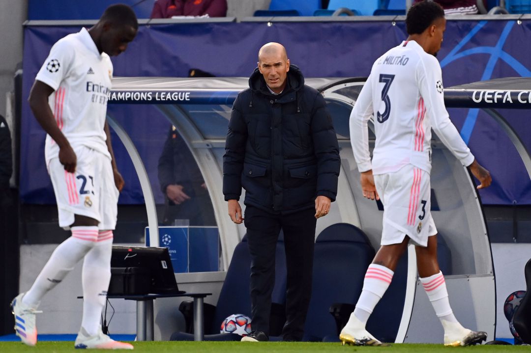 Zidane, durante el partido contra el Shakhtar. Zidane, durante el partido contra el Shakhtar.