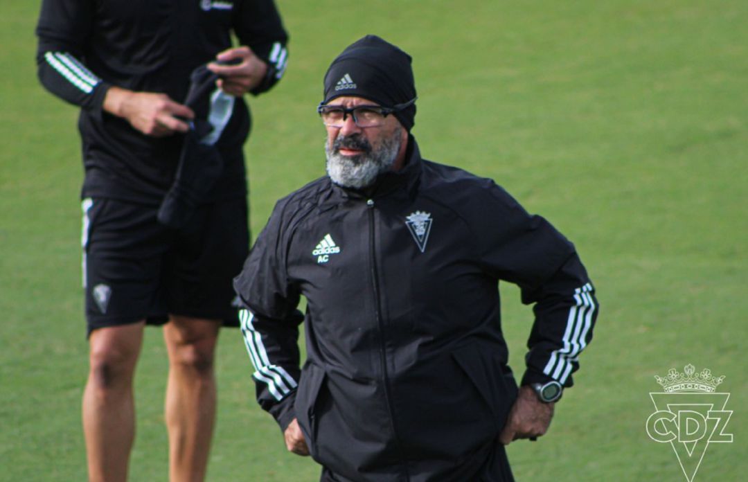 Cervera durante un entrenamiento en la ciudad deportiva. Cervera durante un entrenamiento en la ciudad deportiva.