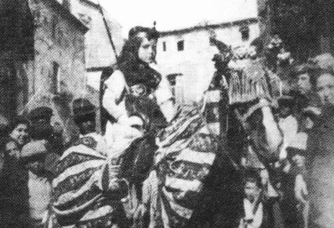 En la imagen Juan Morell Salabert, como Ángel anunciador, en las fiestas de 1921 En la imagen Juan Morell Salabert, como Ángel anunciador, en las fiestas de 1921