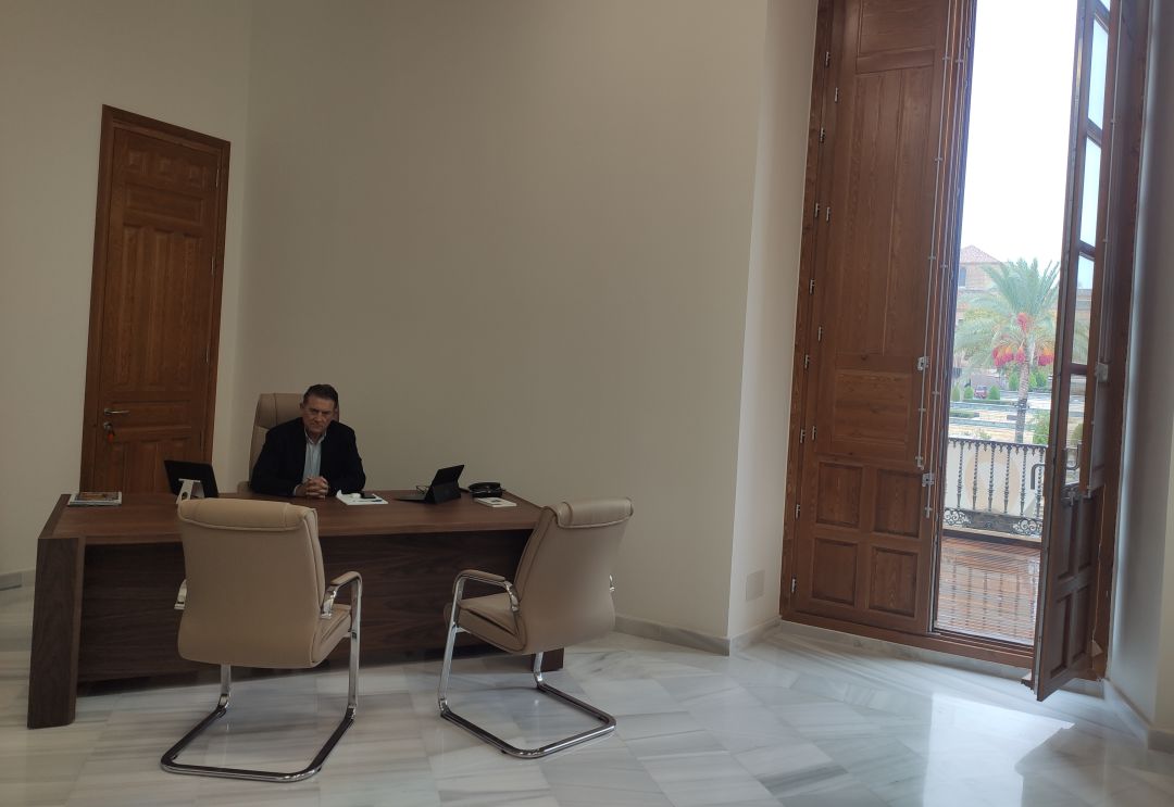 Raúl Caro, alcalde de Linares, en el despacho de alcaldía en el Ayuntamiento de Linares. Raúl Caro, alcalde de Linares, en el despacho de alcaldía en el Ayuntamiento de Linares.