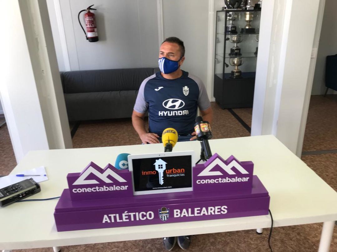 Jordi Roger, entrenador del Atlético Baleares. Jordi Roger, entrenador del Atlético Baleares.