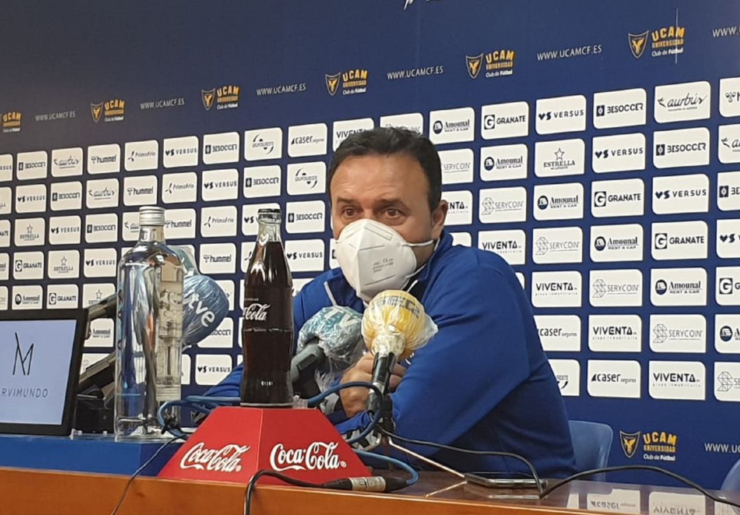 José María Salmerón en la sala de prensa de La Condomina José María Salmerón en la sala de prensa de La Condomina