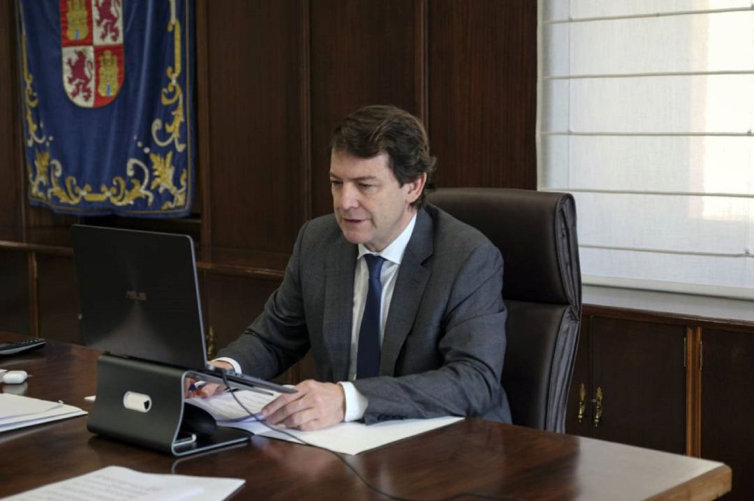 Fernández Mañueco confirma que Castilla y León entra en toque de queda a partir de este sábado Fernández Mañueco confirma que Castilla y León entra en toque de queda a partir de este sábado