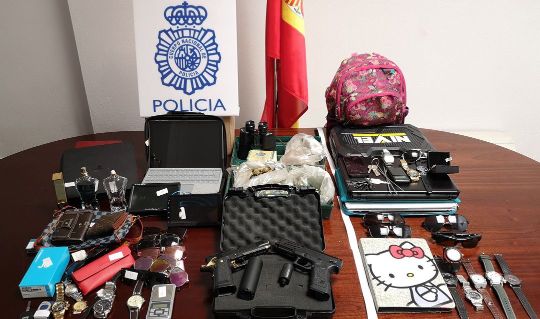 Efectos decomisados a los detenidos Efectos decomisados a los detenidos