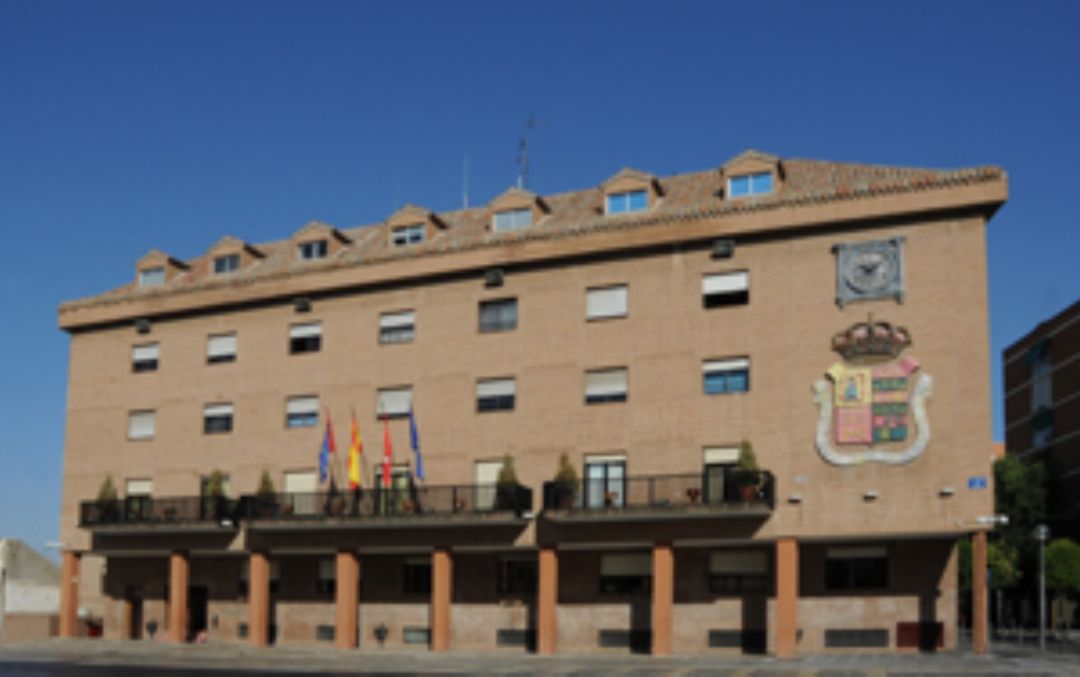 Fachada del Ayuntamiento de Móstoles Fachada del Ayuntamiento de Móstoles