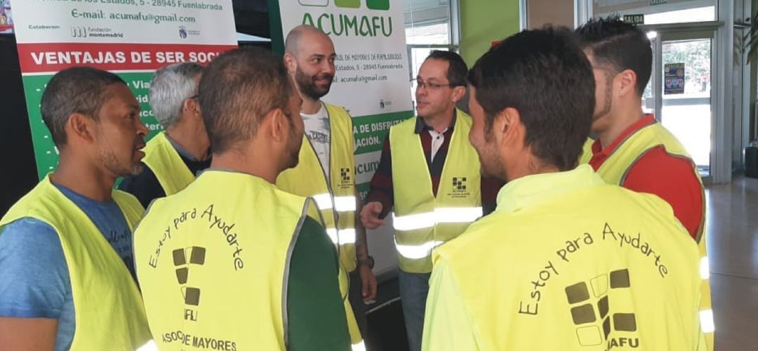 Los voluntarios se organizan para dar el servicio de recados a mayores de Fuenlabrada Los voluntarios se organizan para dar el servicio de recados a mayores de Fuenlabrada