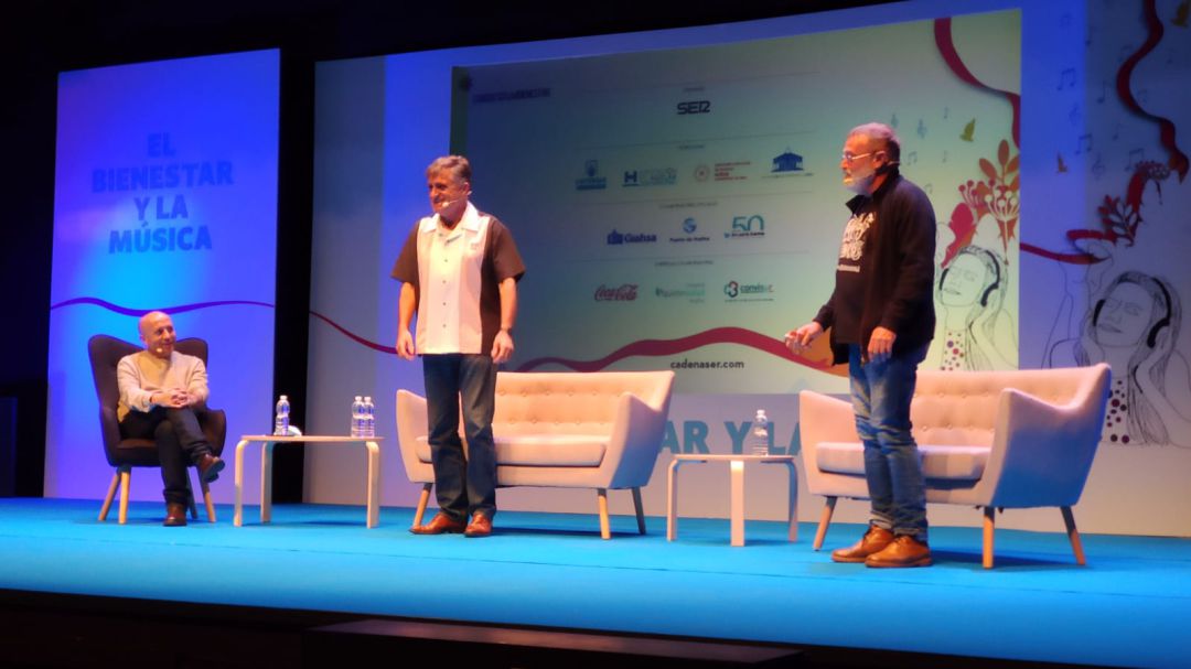 Luis Alegre, El Gran Wyoming y Pablo Carbonell en el Congreso del Bienestar y la Música de Punta Umbría. Luis Alegre, El Gran Wyoming y Pablo Carbonell en el Congreso del Bienestar y la Música de Punta Umbría.