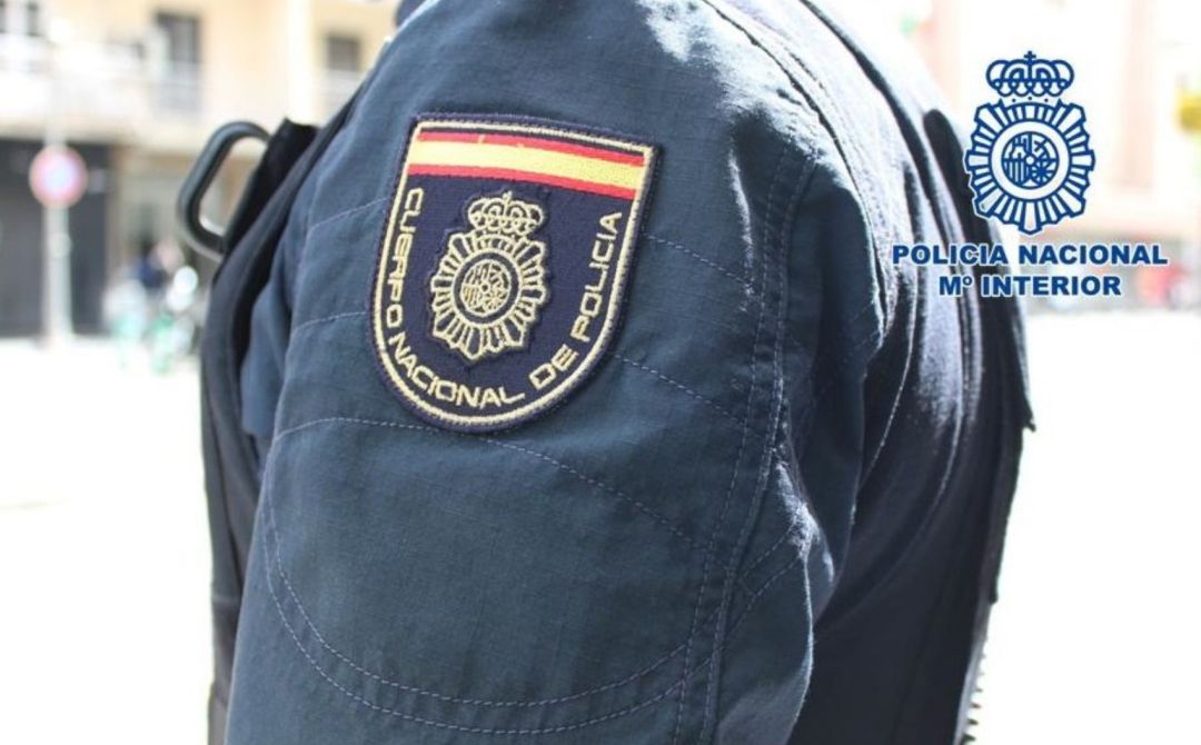 Agente de la policía nacional. Agente de la policía nacional.