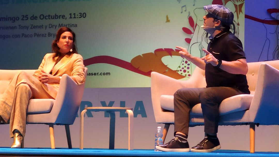 Dry Martina y Tony Zenet en el Diálogo que cierra el Congreso del Bienestar y la Música de Punta Umbría. Dry Martina y Tony Zenet en el Diálogo que cierra el Congreso del Bienestar y la Música de Punta Umbría.