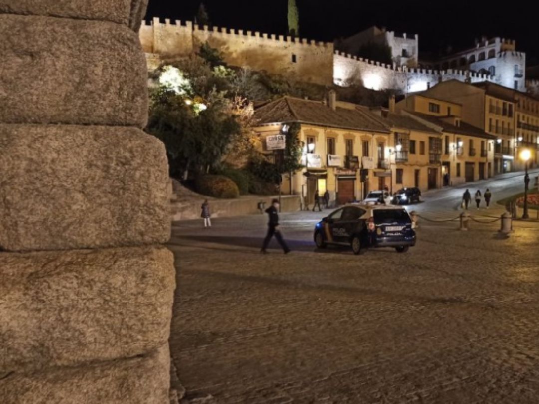 Primera noche de toque de queda en Segovia. Primera noche de toque de queda en Segovia.