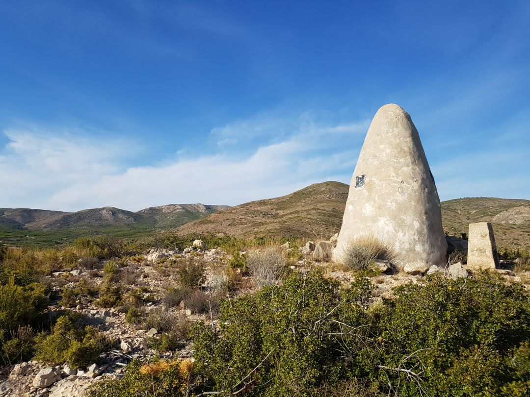 El Mojón Cerro Mojón, trifinio entre Alcublas, Llíria y Altura El Mojón Cerro Mojón, trifinio entre Alcublas, Llíria y Altura