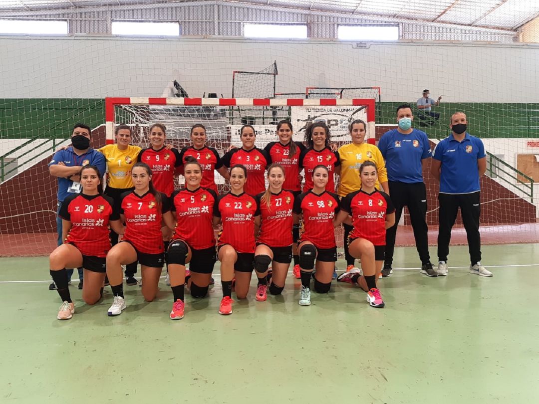 Jugadoras y cuerpo técnico del Lanzarote Zonzamas. Jugadoras y cuerpo técnico del Lanzarote Zonzamas.