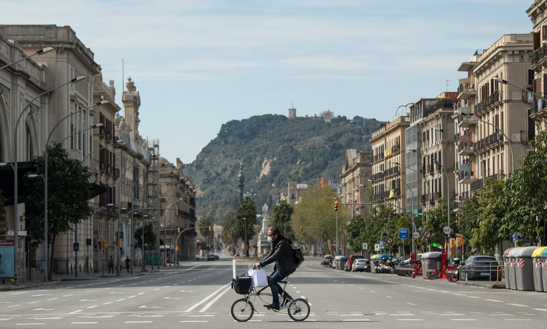 Las comunidades autónomas en los diferentes niveles de alerta. Las comunidades autónomas en los diferentes niveles de alerta.
