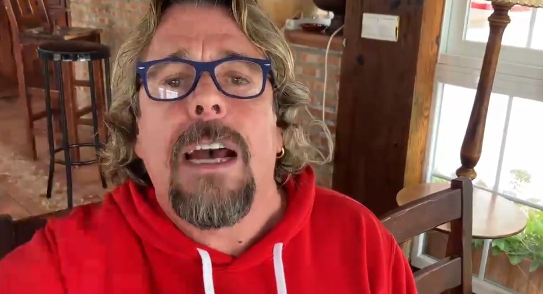 El humorista Juan Muñoz lanza una crítica contra el Gobierno a través de Twitter. El humorista Juan Muñoz lanza una crítica contra el Gobierno a través de Twitter.