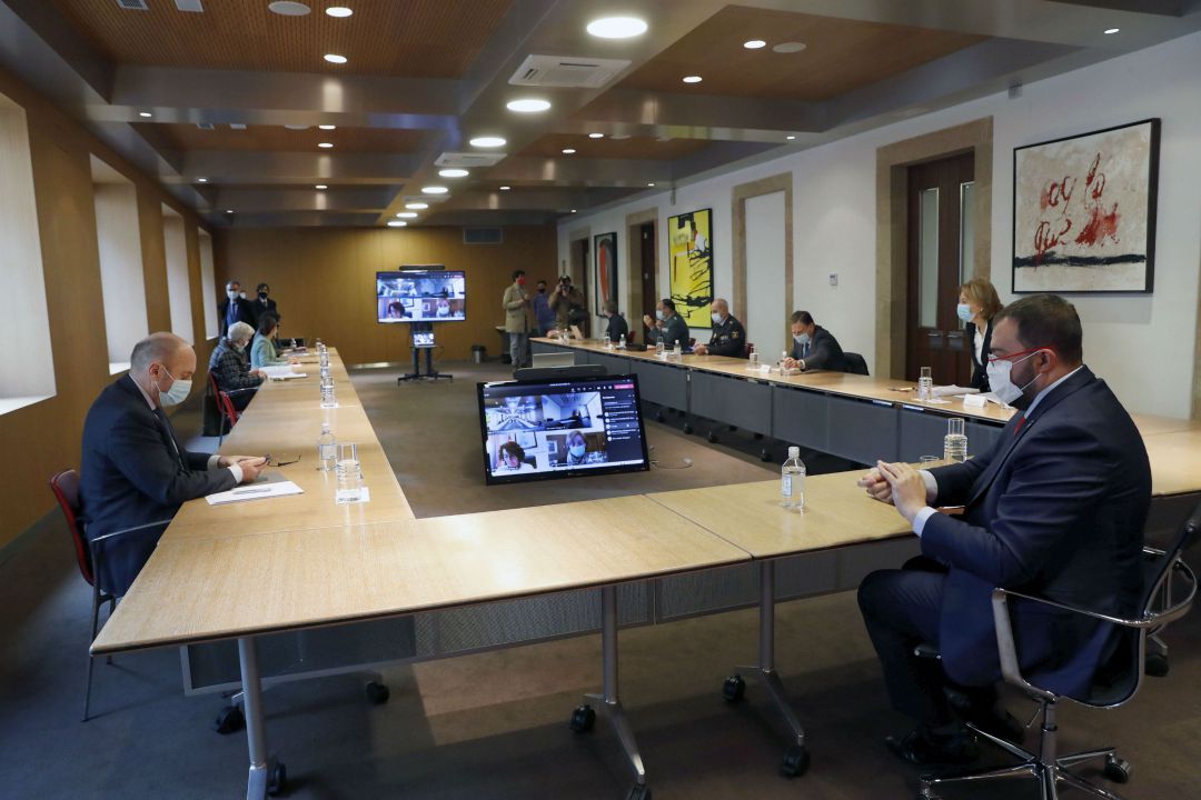El presidente del Principado, Adrián Barbón, presidiendo la reunión del Comité de Crisis del Covid-19 El presidente del Principado, Adrián Barbón, presidiendo la reunión del Comité de Crisis del Covid-19