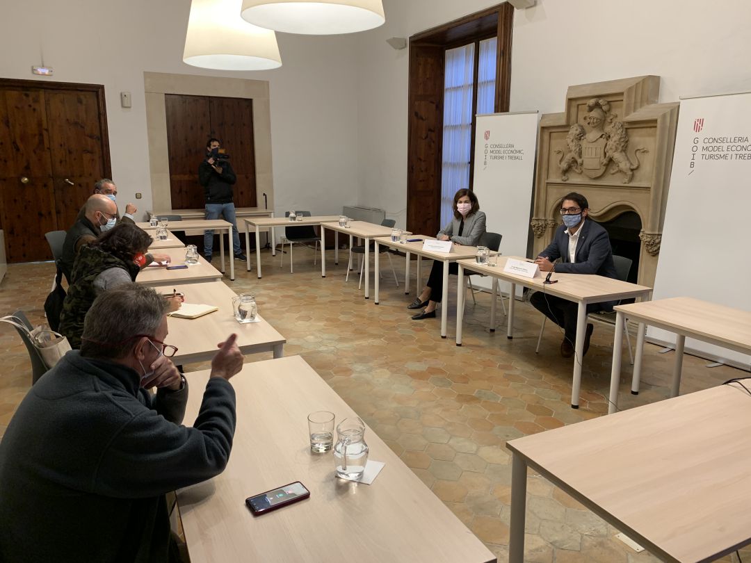 Un momento durante la reunión del Govern con los agentes sociales Un momento durante la reunión del Govern con los agentes sociales