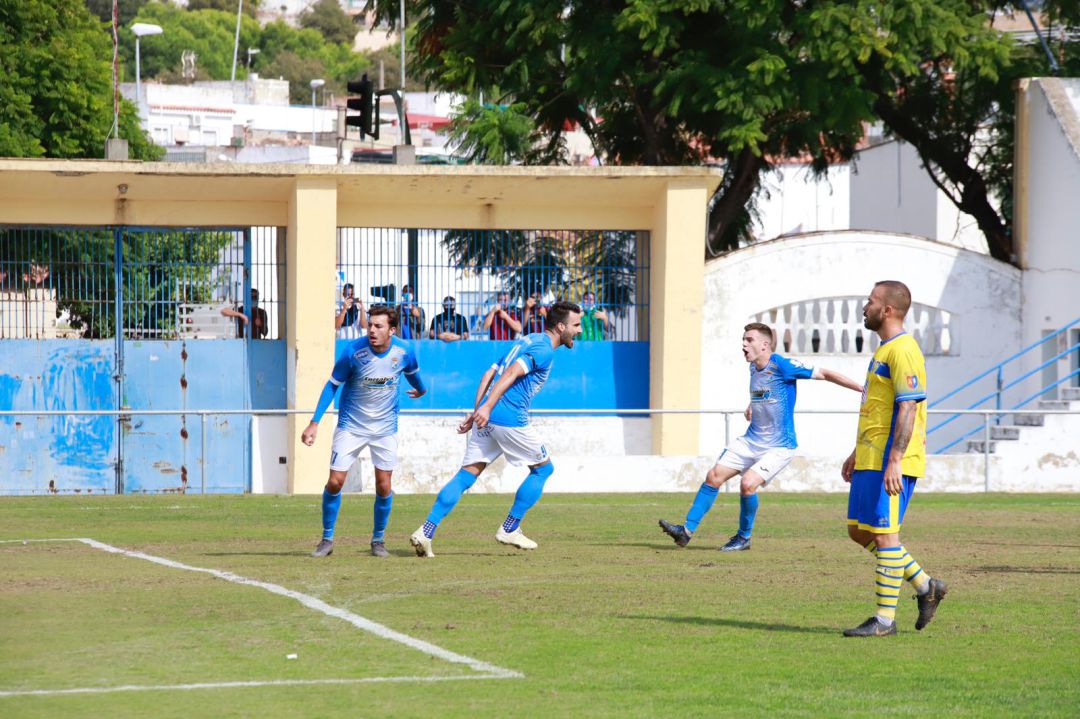 Murci celebrando su primer gol con el Xerez CD Murci celebrando su primer gol con el Xerez CD