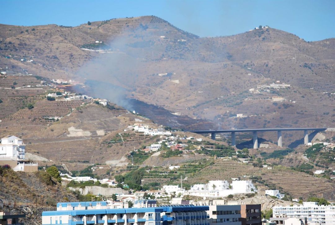 Imagen del incendio forestal ocurrido en el paraje conocido como la Loma del Gato en Almuñécar Imagen del incendio forestal ocurrido en el paraje conocido como la Loma del Gato en Almuñécar