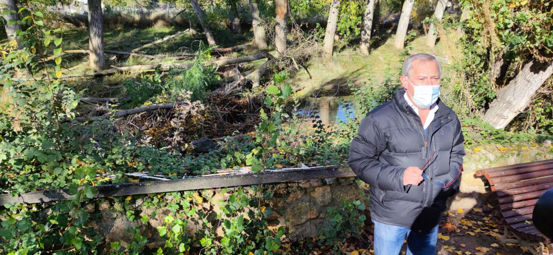 El concejal de Medio Ambiente, Juan Antonio Marcos, ha visitado la zona de actuación El concejal de Medio Ambiente, Juan Antonio Marcos, ha visitado la zona de actuación