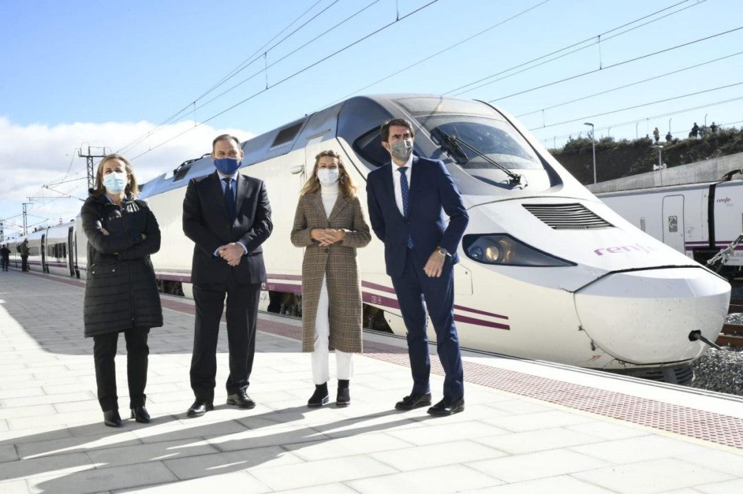 Ya está en servicio el nuevo tramo del AVE entre Zamora y Pedralba de la Pradería de la línea del AVE a Galicia Ya está en servicio el nuevo tramo del AVE entre Zamora y Pedralba de la Pradería de la línea del AVE a Galicia