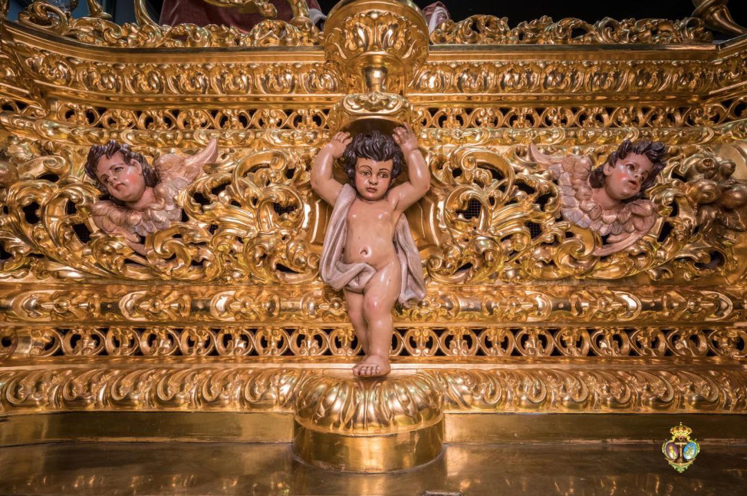 Detalle de la canastilla del paso de misterio del Cristo de las Tres Caídas Detalle de la canastilla del paso de misterio del Cristo de las Tres Caídas