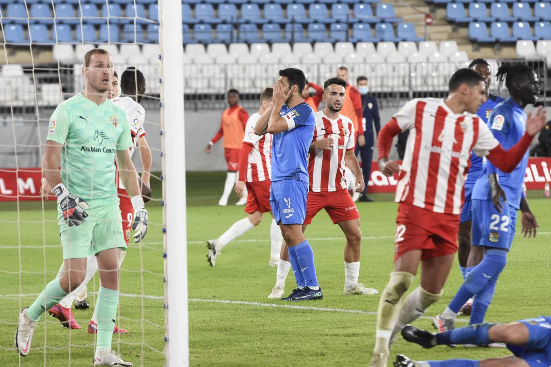 Morlanes en una jugada del Almería-Fuenlabrada. Morlanes en una jugada del Almería-Fuenlabrada.