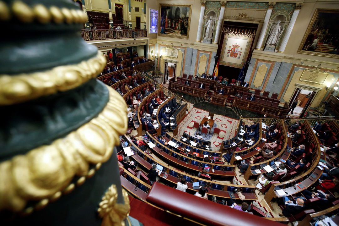 Vista del hemiciclo durante la segunda sesión del debate de moción de censura presentada por Vox, este jueves en el Congreso. Vista del hemiciclo durante la segunda sesión del debate de moción de censura presentada por Vox, este jueves en el Congreso.