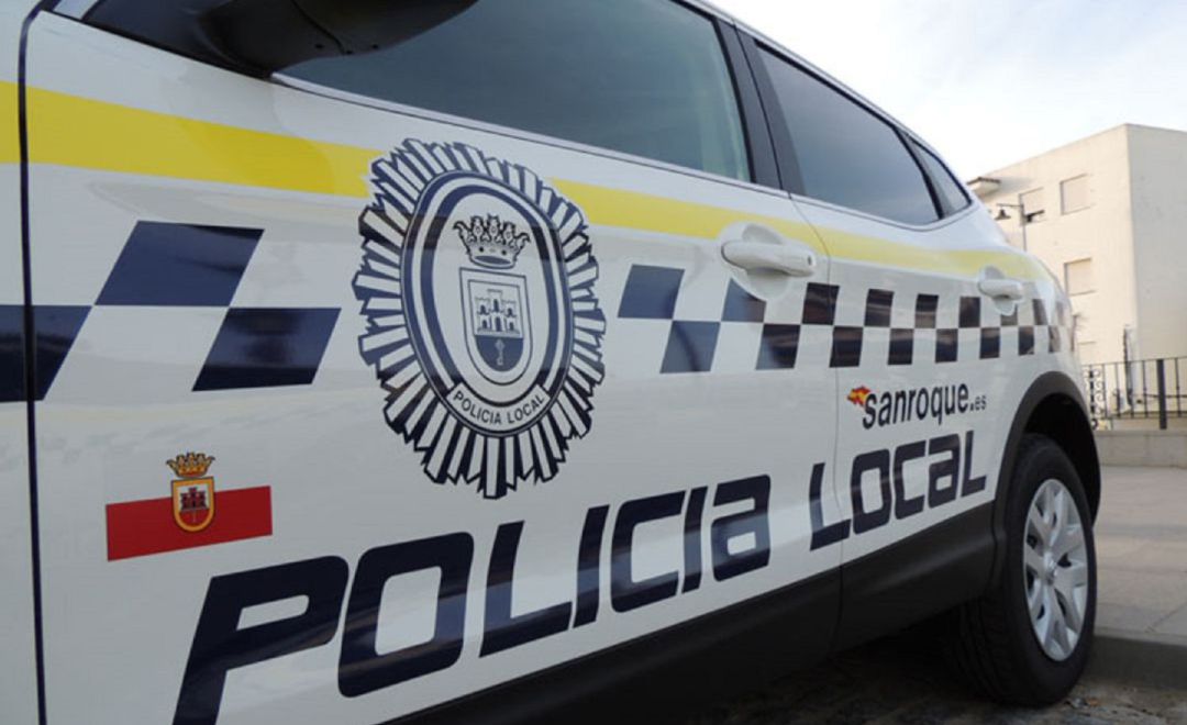 Un vehículo de Policía Local. Un vehículo de Policía Local.