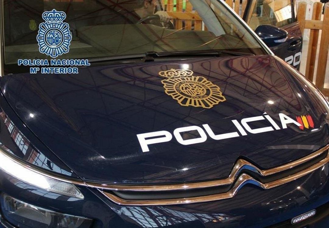 Vehículo de la Policía Nacional Vehículo de la Policía Nacional