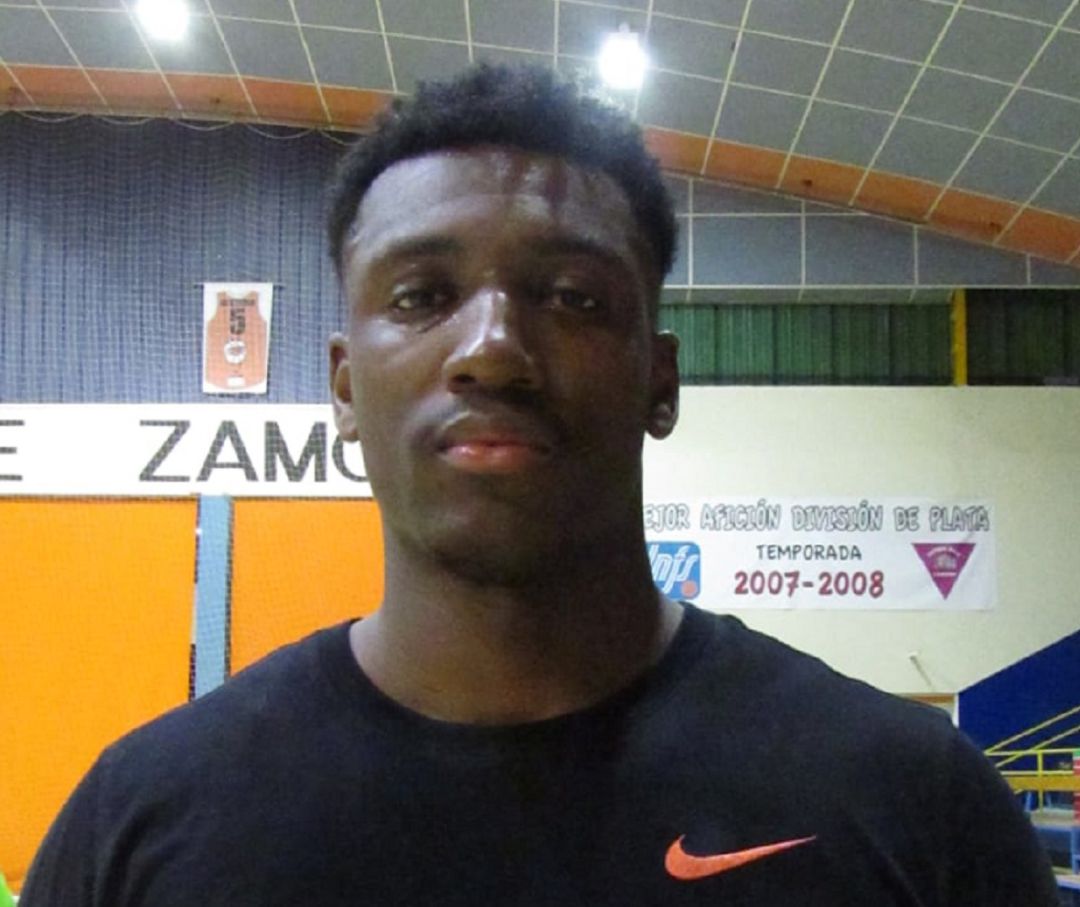 Troy Mcindoe, nuevo pívot del equipo Troy Mcindoe, nuevo pívot del equipo
