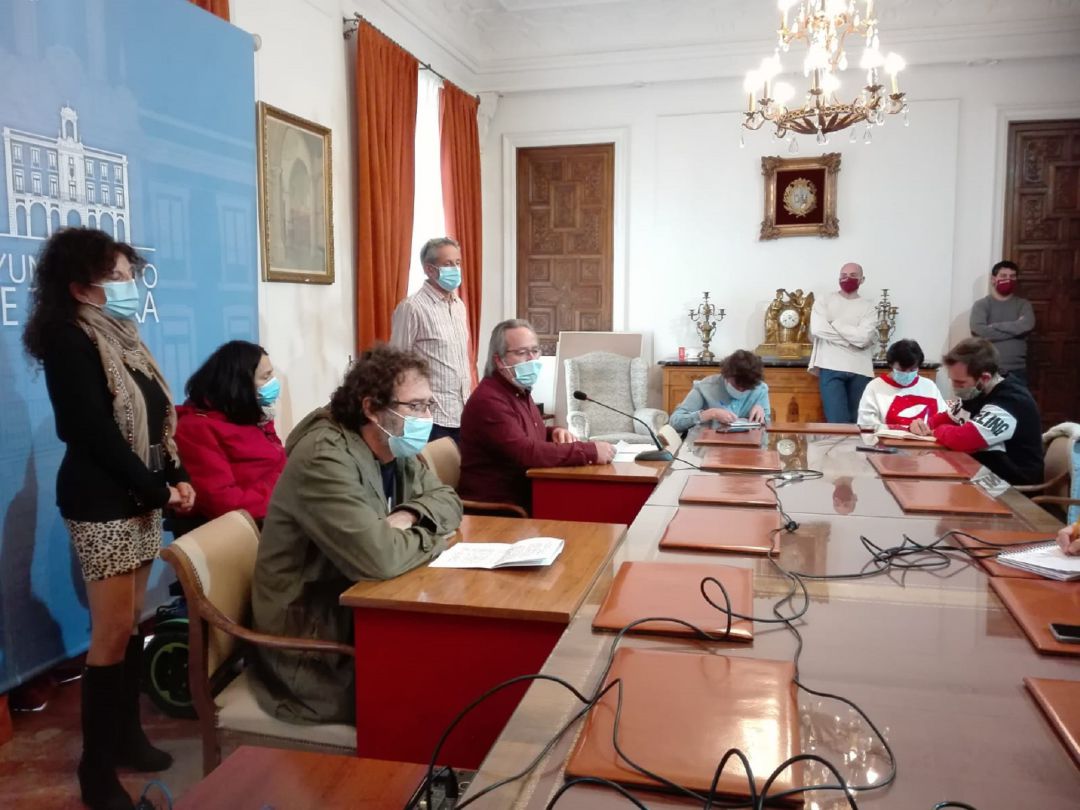 El alcalde, compareciendo con su equipo de Gobierno El alcalde, compareciendo con su equipo de Gobierno